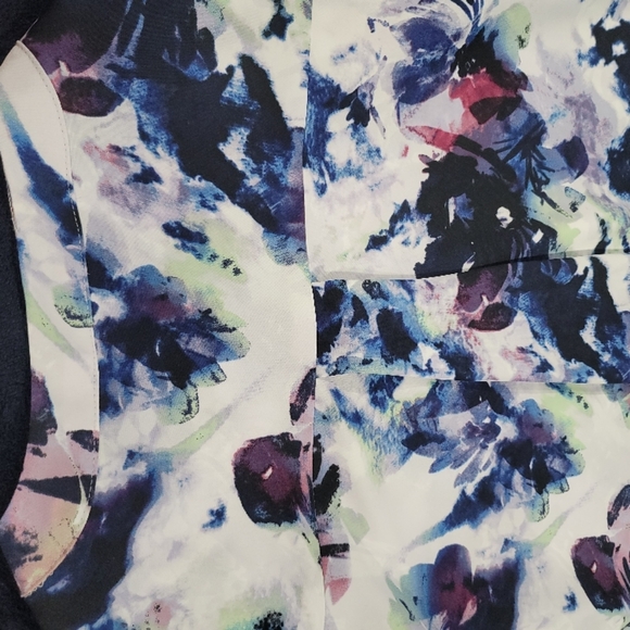 Simply Vera Vera Wang Blue and Purple Floral Flutter Sleeve Blouse - Picture 8 of 11